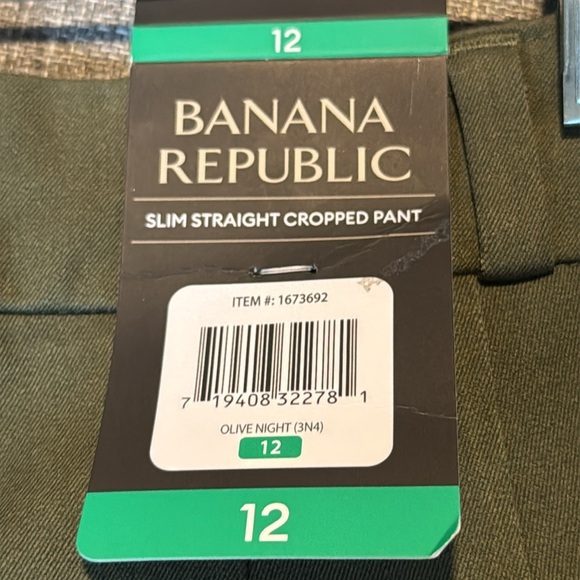 Banana Republic Ladies' Slim-Straight Capri Pant Olive night color - Picture 5 of 12